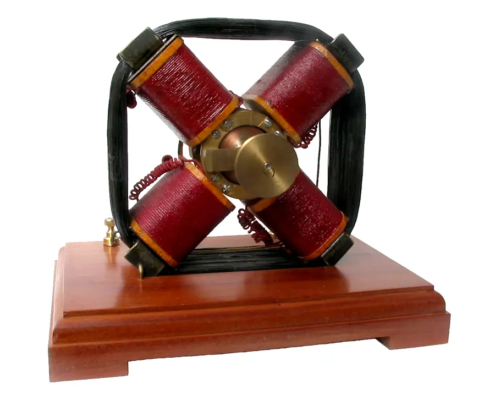 Ricostruzione storica del quarto modello di motore a campo magnetico rotante di Galileo Ferraris, a opera di Carlo De Rubeis.