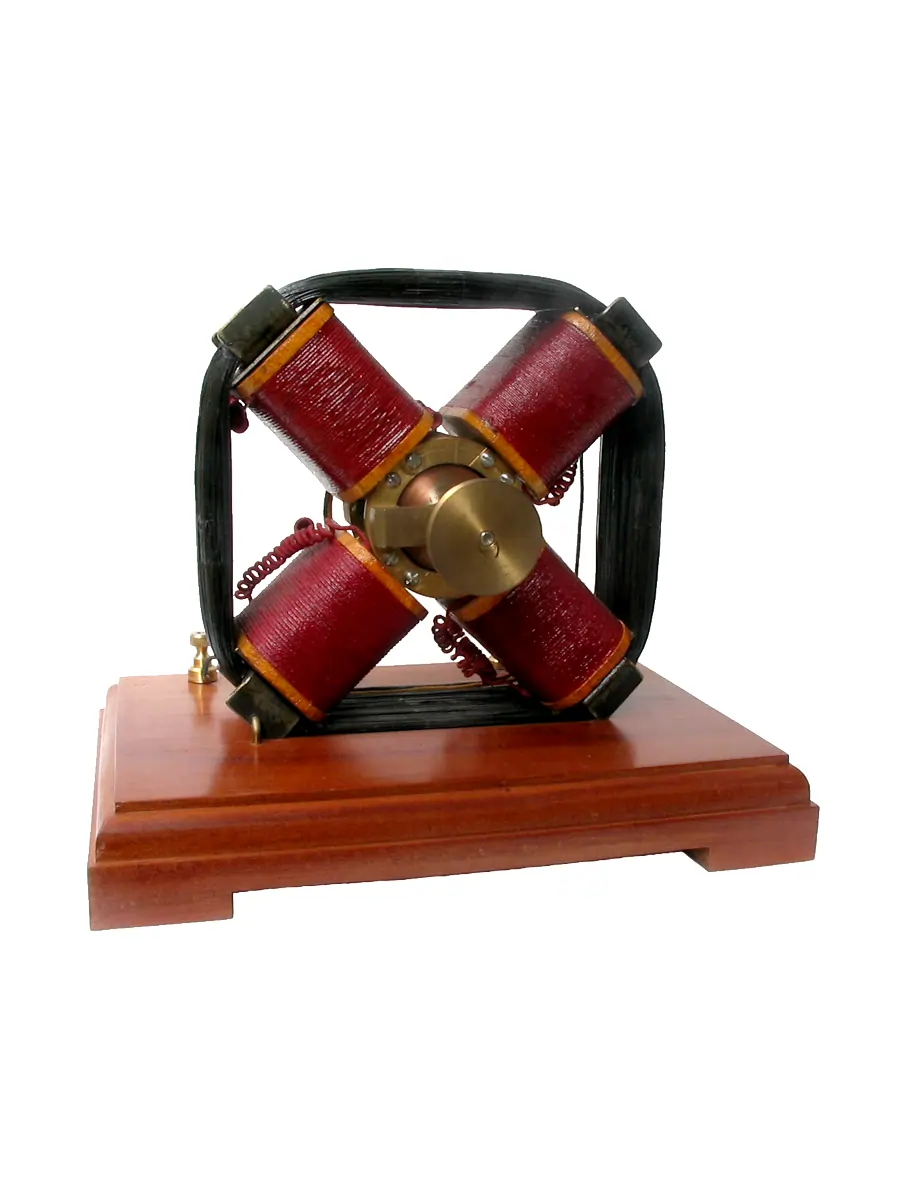 Ricostruzione storica del quarto modello di motore a campo magnetico rotante di Galileo Ferraris, a opera di Carlo De Rubeis.