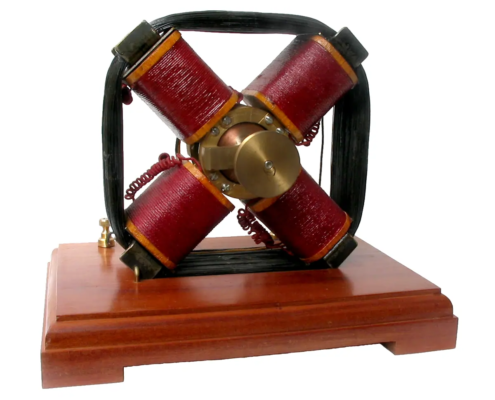 Motore a campo magnetico rotante di Galileo Ferraris, quarto modello (1886) Ricostruzione storica del quarto modello di motore a campo magnetico rotante di Galileo Ferraris, a opera di Carlo De Rubeis.