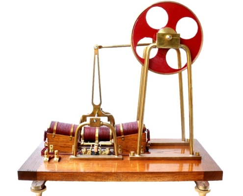 Motore alternativo di Botto, costituito da elettromagneti oscillanti.