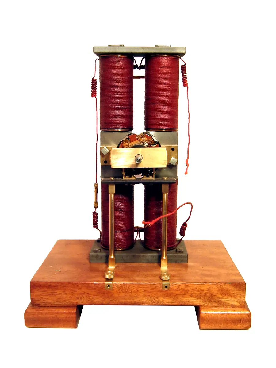 Creazione originale di un motore ideato e costruito sul tipo delle macchine elettriche dinamo di Edison.